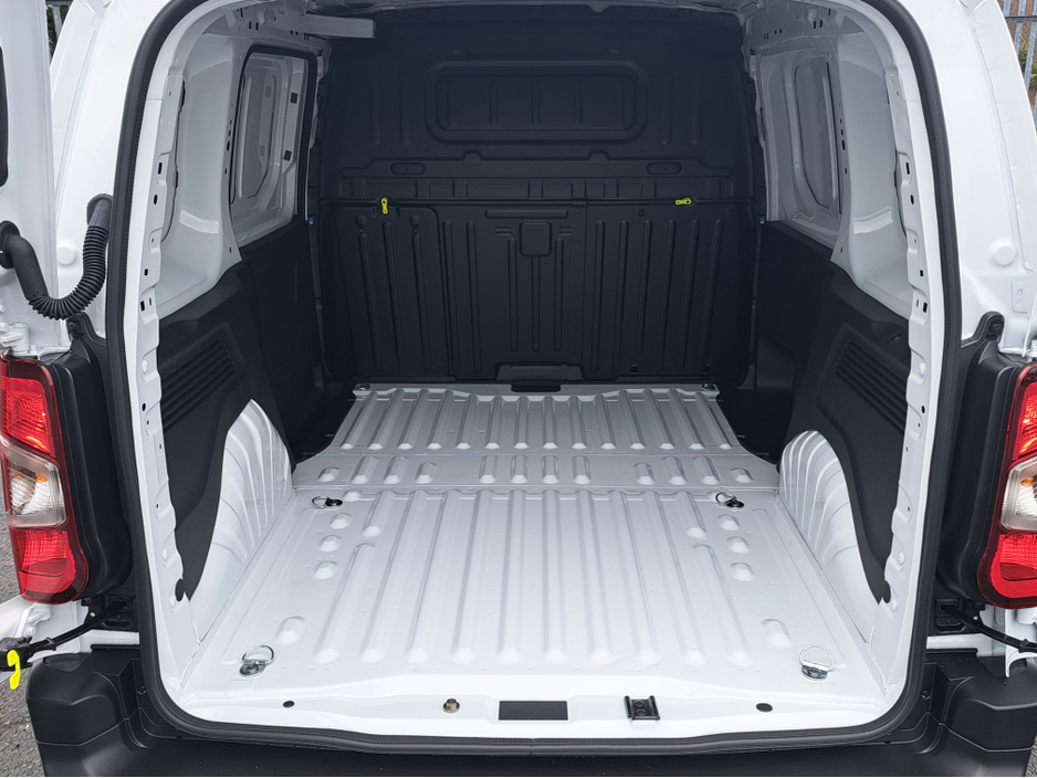 2026 Opel Combo - image 13