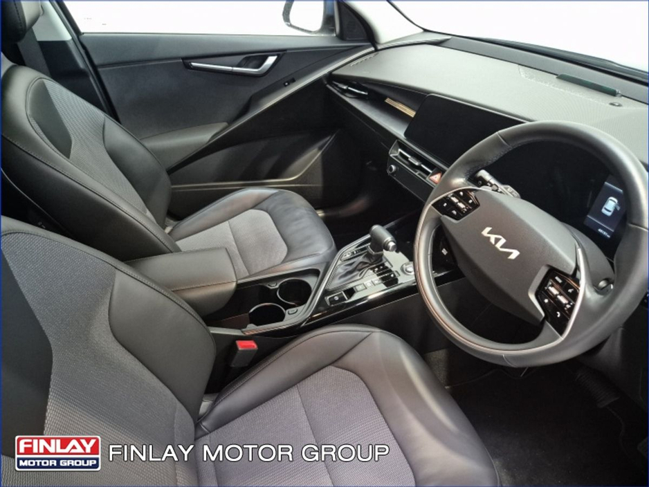 2023 Kia Niro - image 7