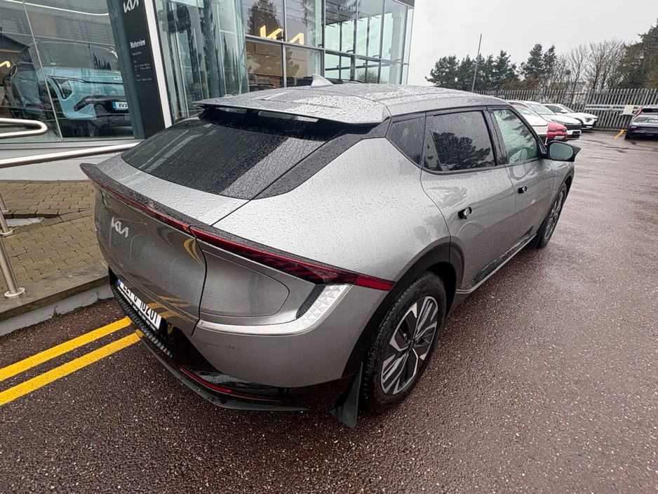 2022 Kia EV6 - image 3