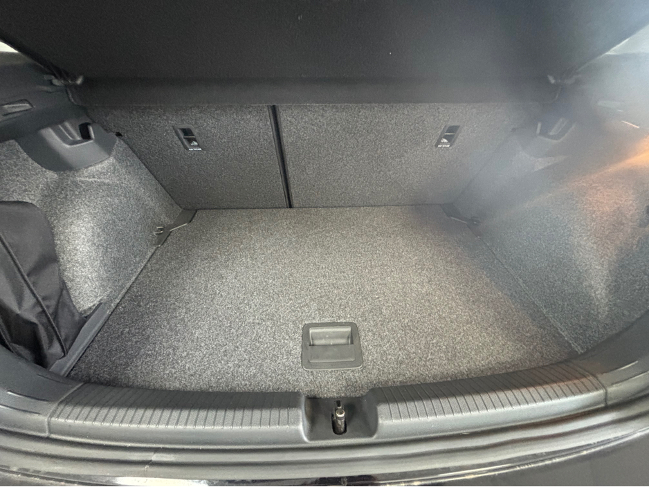 2018 Volkswagen Polo - image 11