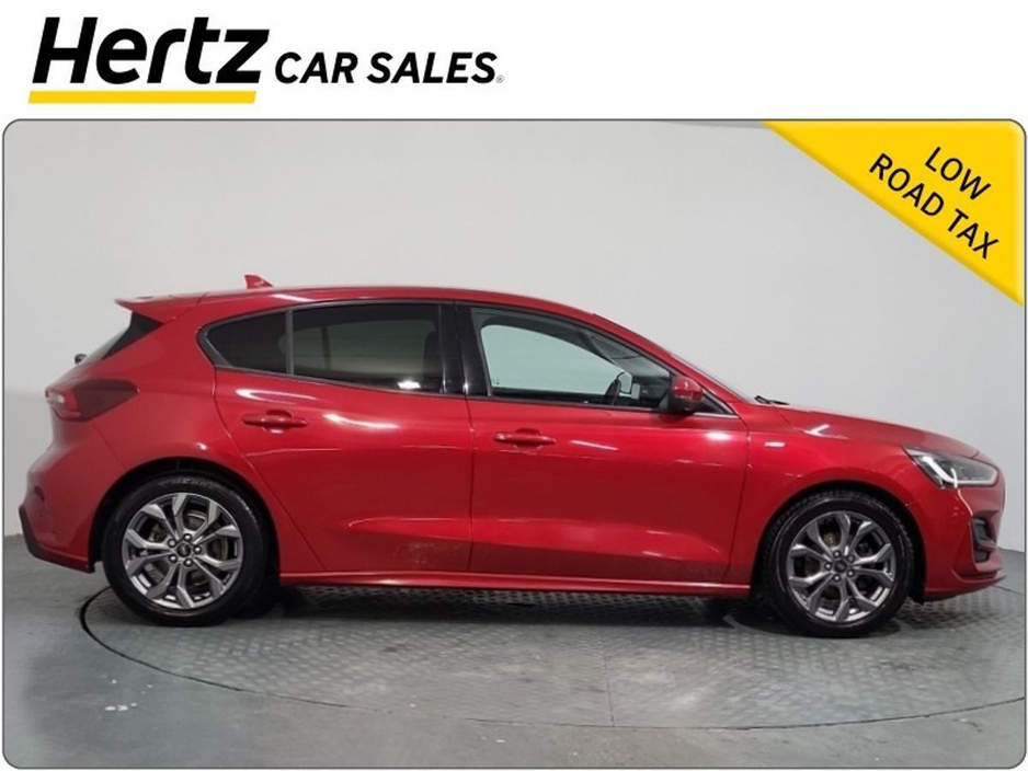 2023 Ford Focus - image 3