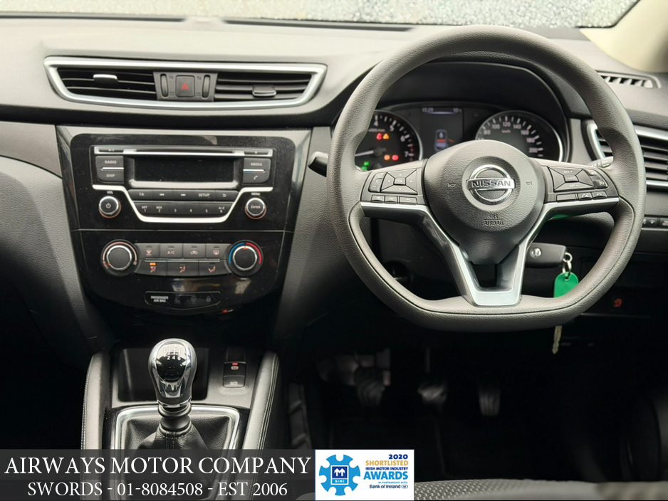 2018 Nissan Qashqai - image 3