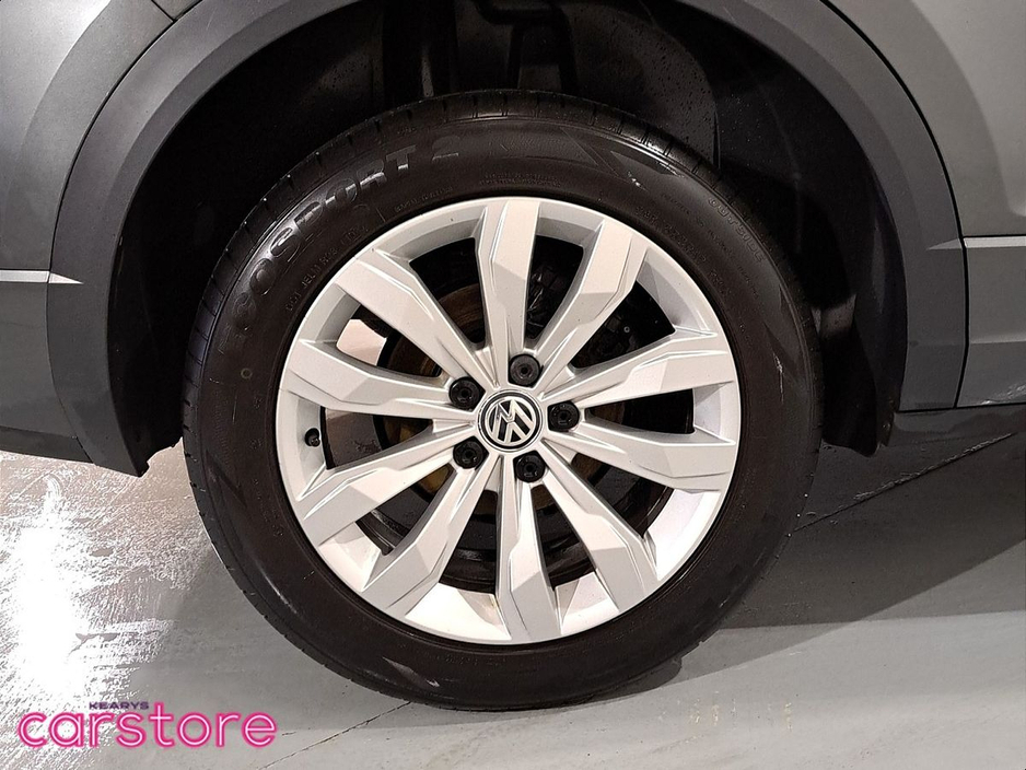 2019 Volkswagen T-Roc - image 14