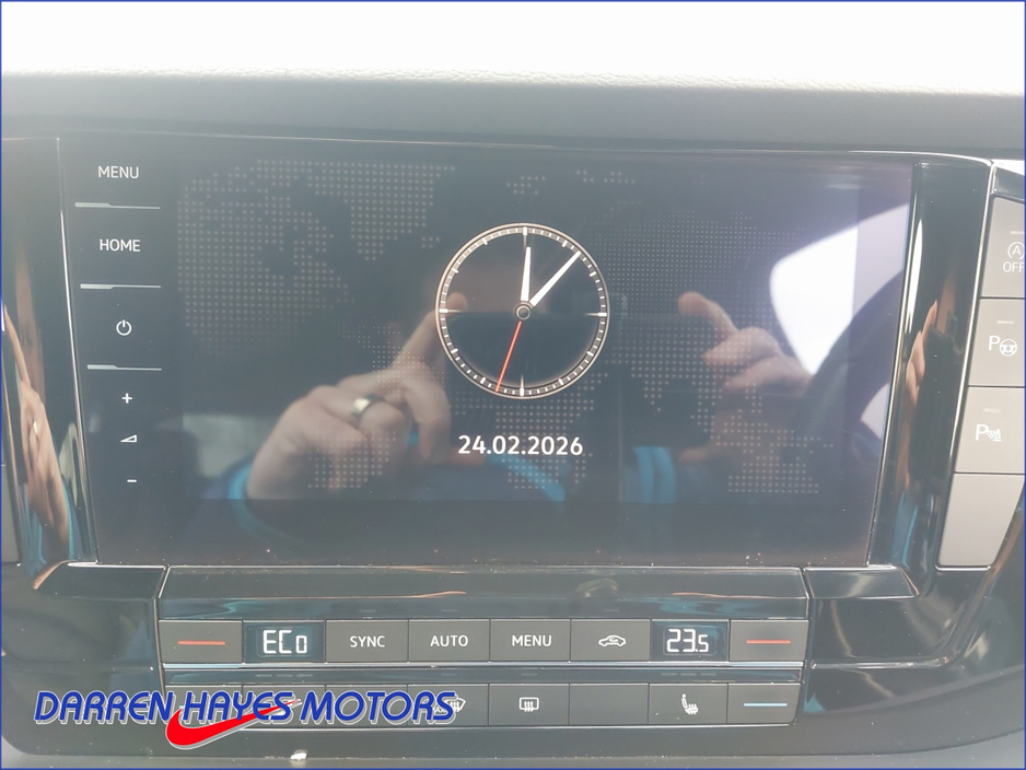 2021 Volkswagen Touareg - image 13