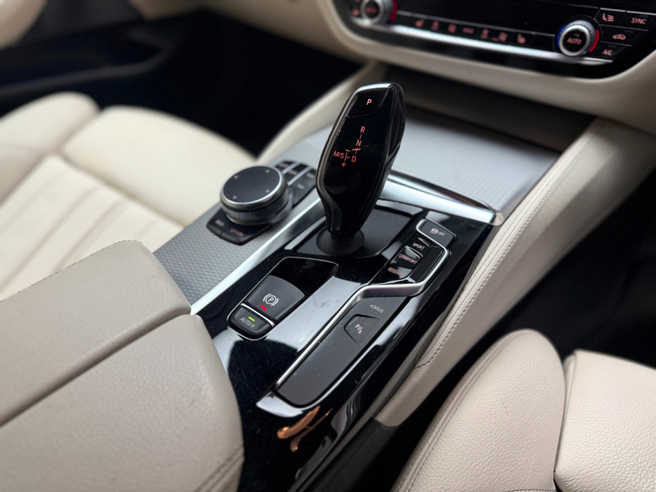 2018 BMW 5 Series 530E M SPORT €26,990