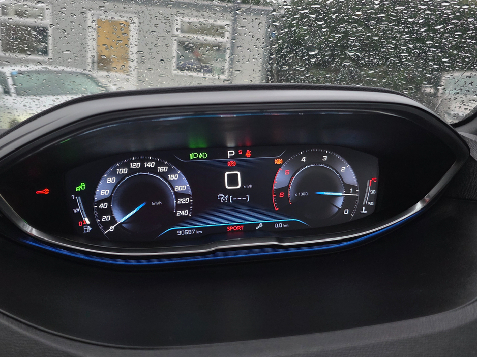 2017 Peugeot 5008 ( 172 REG ) 7 SEATER - DIGITAL DASH - CAMERA - ALLOYS - CARPLAY ANDROID AUTO EU RADIO PEARL WHITE €24,950