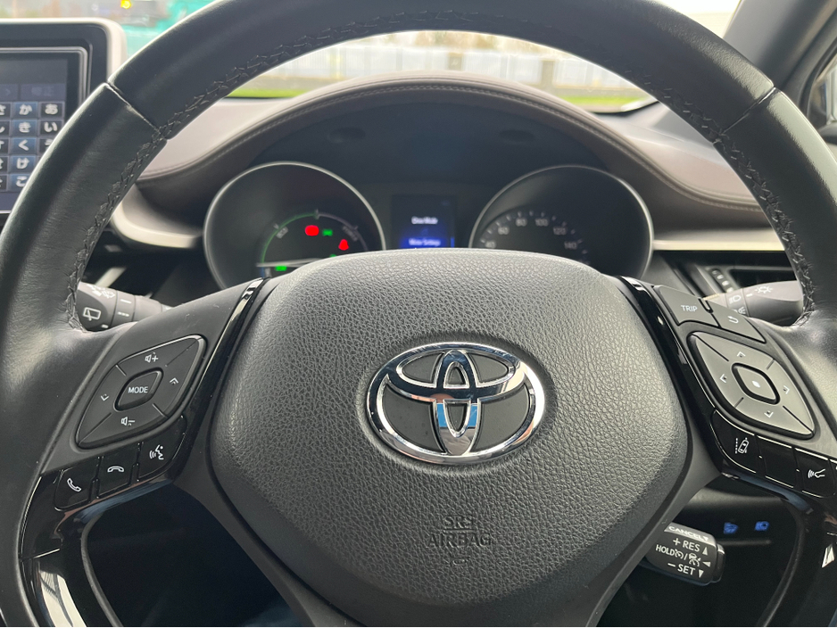 2018 Toyota C-HR - image 9