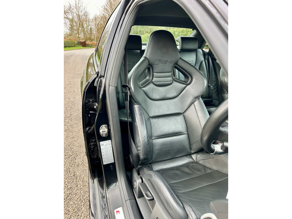 2007 Audi RS4 - image 9