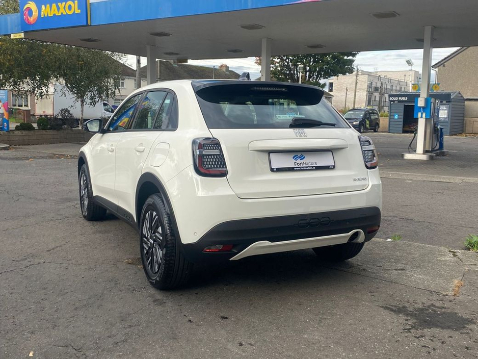 2026 Fiat 600 HYBRID 1.2 €28,995