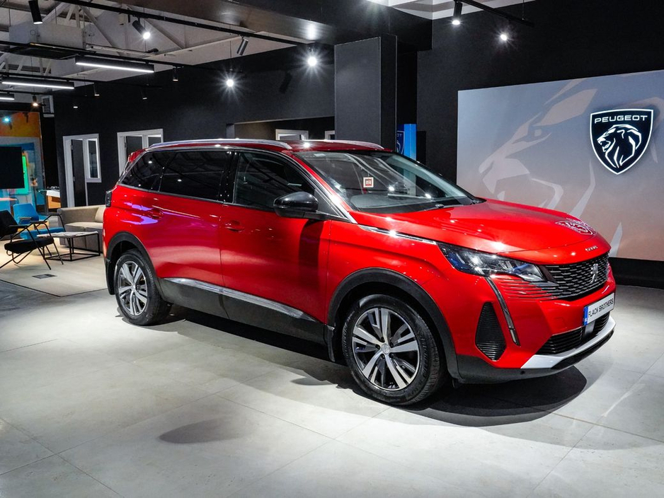 2022 Peugeot 5008 - image 2