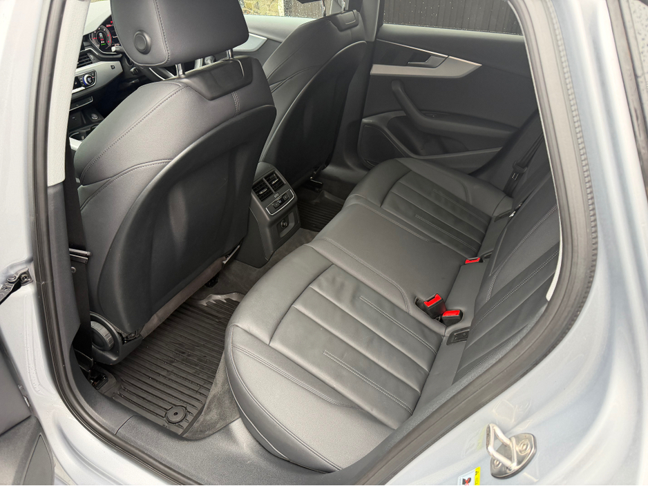 2022 Audi A4 2.0 TDi 35 SPORT EDITION163PS//VERY LOW MILEAGE//FULL SERVICE HISTORY//SIMI AND AA DEALER €34,950