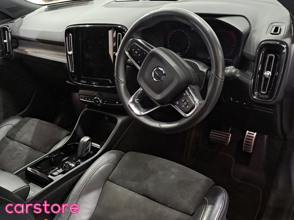 2022 Volvo XC40 PHEV T4 (197hp) R-Design FWD €33,880