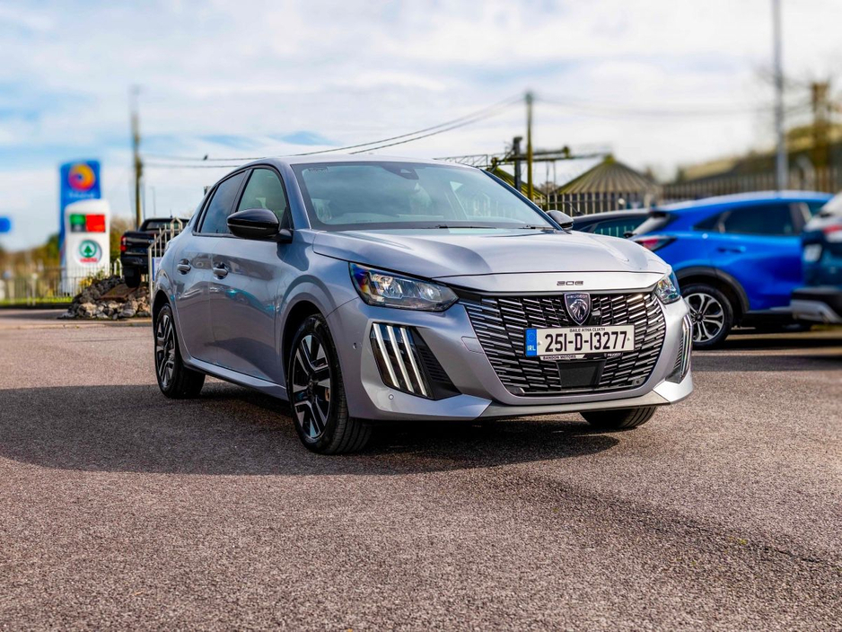 2025 Peugeot 208 - image 7