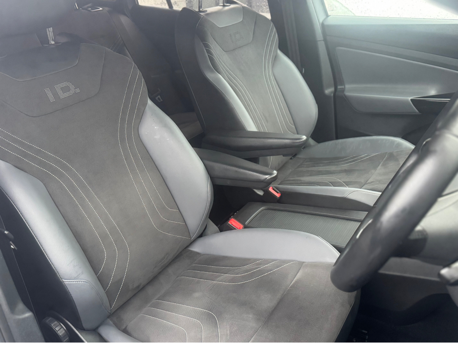 2023 Volkswagen ID.4 PRO 150 KW LIFE 77KWH  • One Owner • Big Battery • Moonstone Grey • Immaculate. €22,950