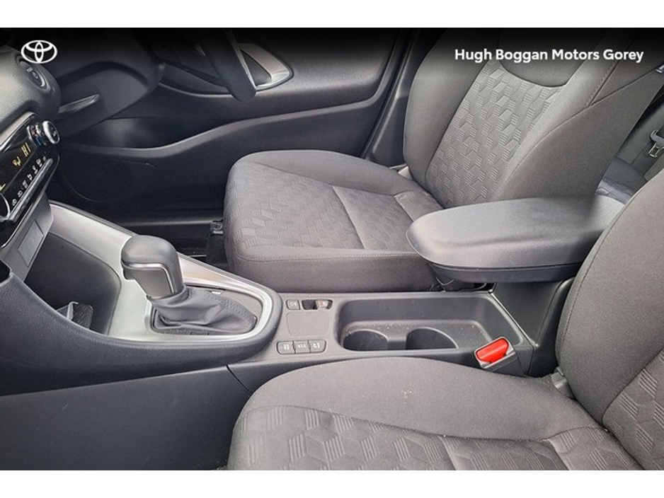 2024 Toyota Yaris HYBRID 115 LUNA €26,950