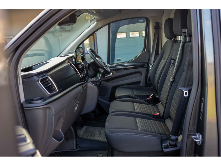 2019 Ford Transit Custom 300 LWB LIMITED. UPGRADED ALLOYS, SIDE BARS, UPGRADED FRONT GRILL AND SPLITTER. LOOKS THE PART. €23,950