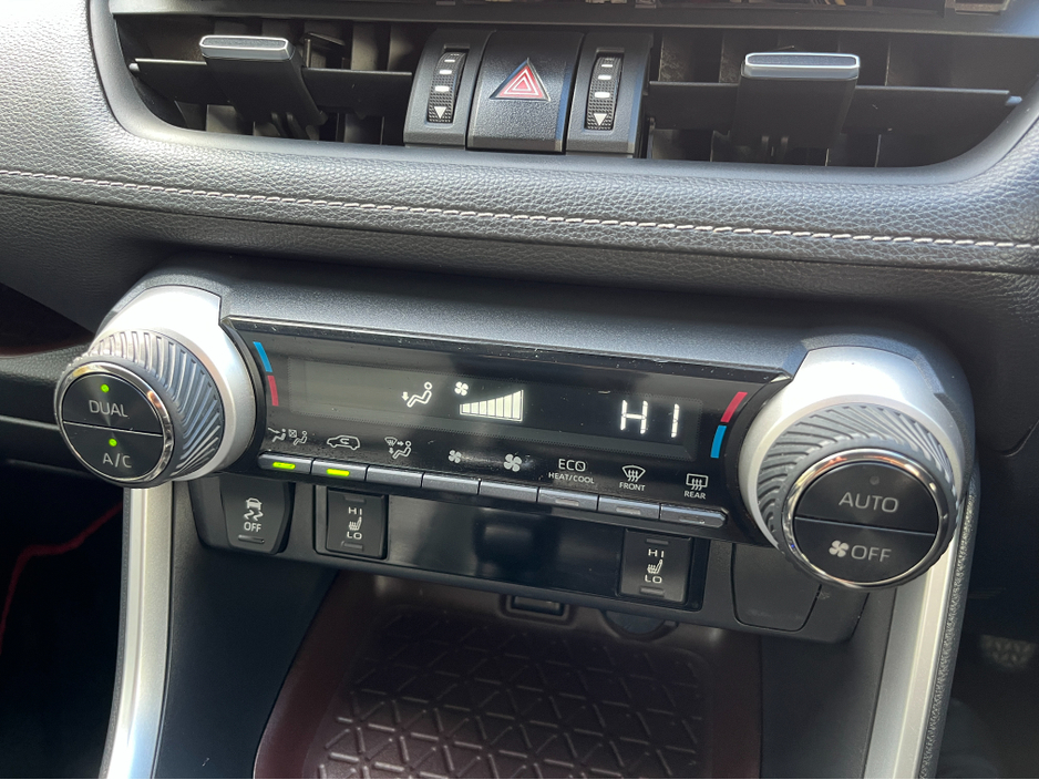 2020 Toyota Rav4 - image 19