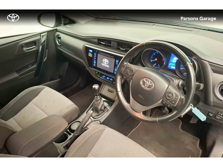 2018 Toyota Auris - image 7