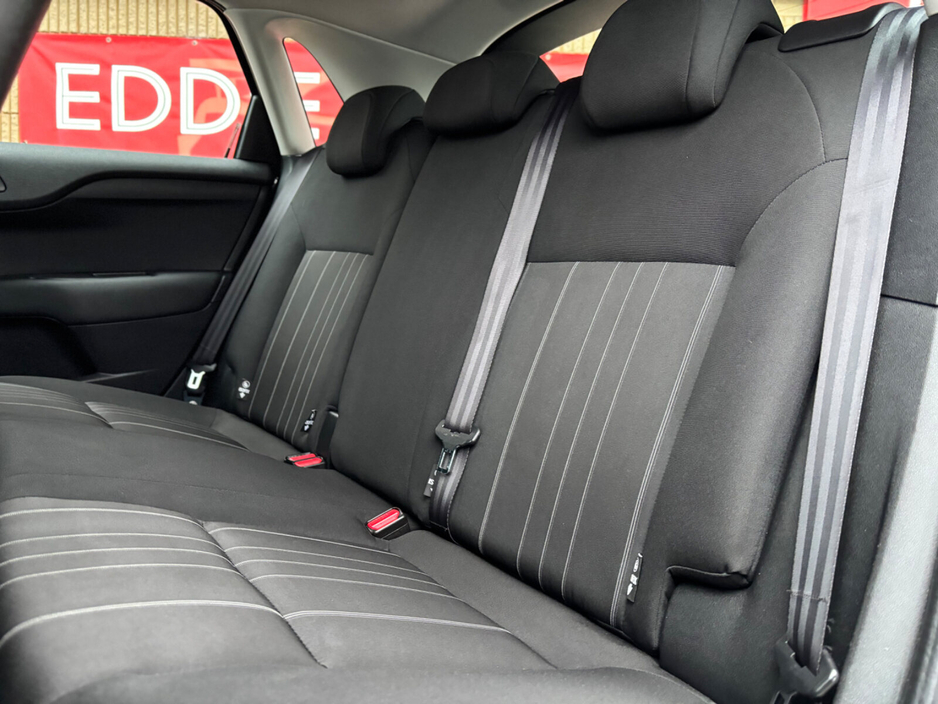 2015 Citroen C4 - image 8