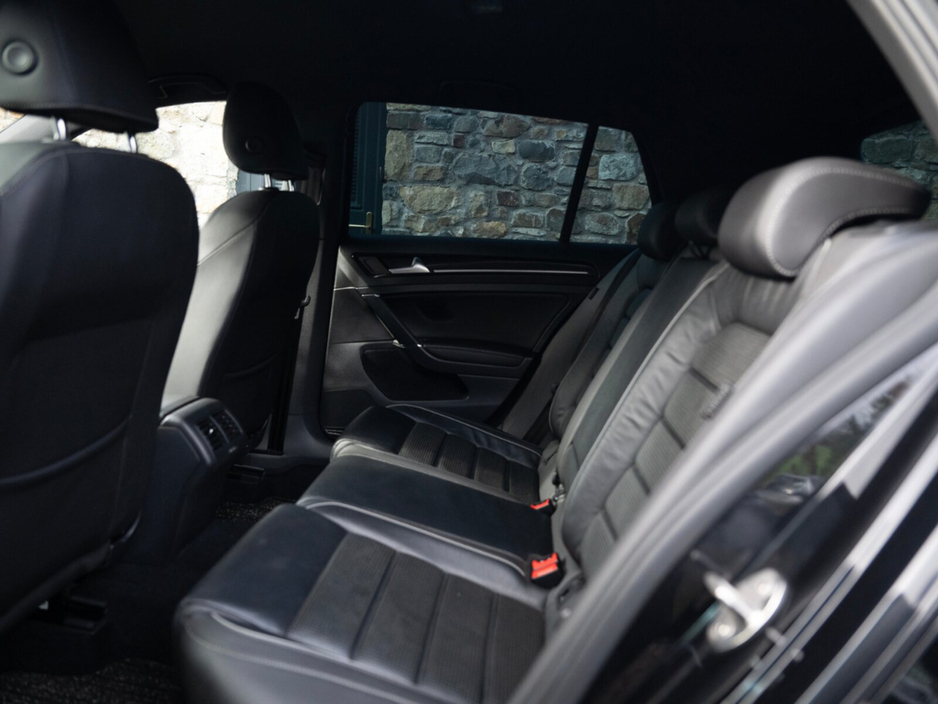 2018 Volkswagen Golf - image 26