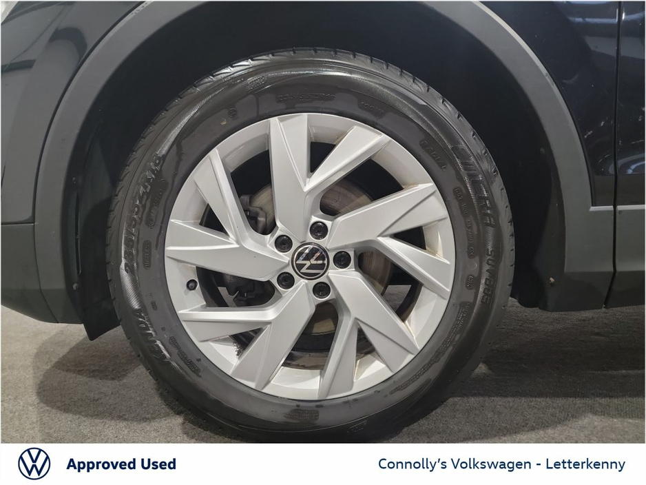 2024 Volkswagen Tiguan - image 8