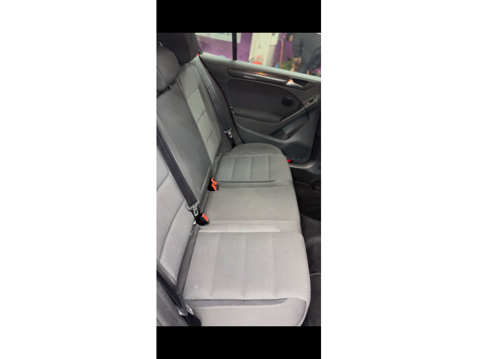 2012 Volkswagen Golf - image 7