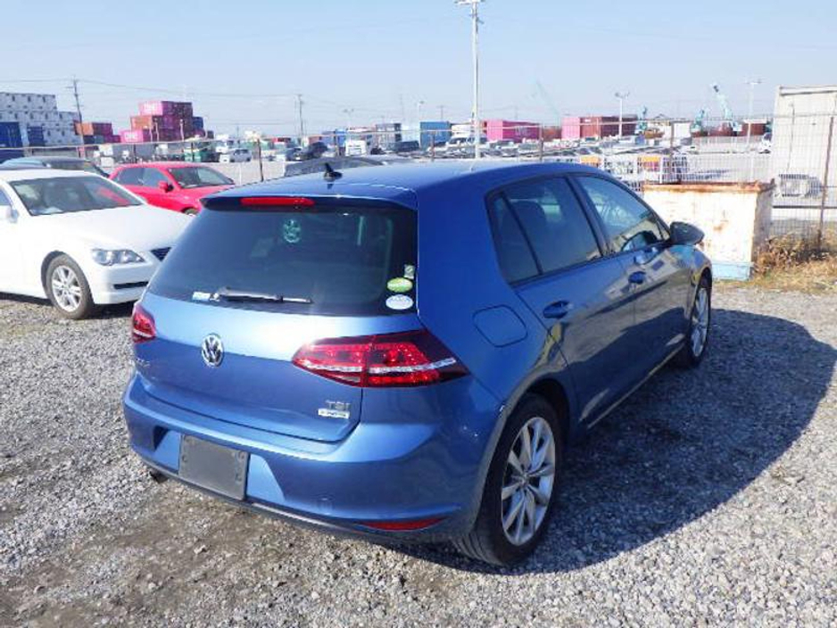 2016 Volkswagen Golf - image 5