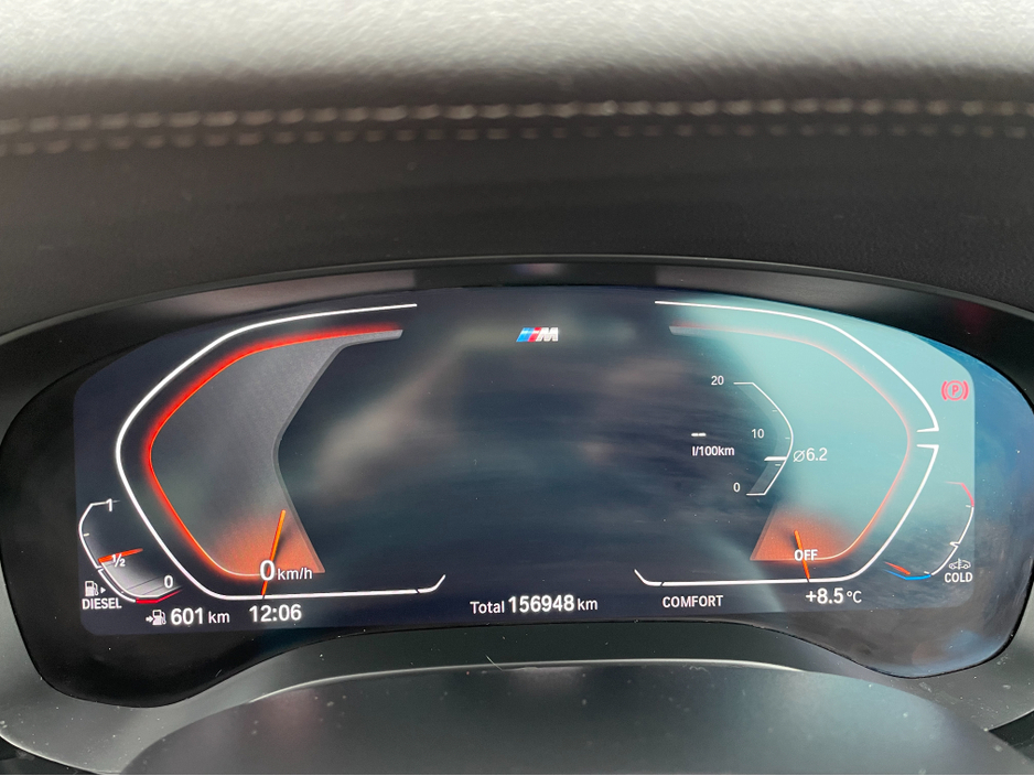 2021 BMW 5 Series - image 16