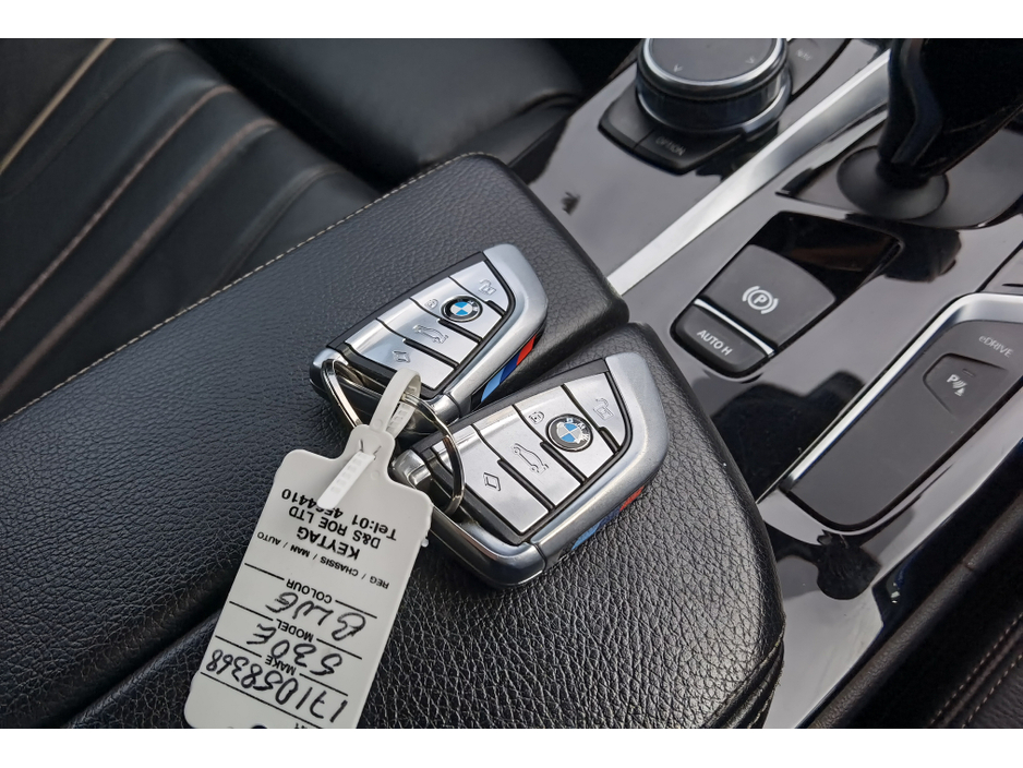 2017 BMW 5 Series - image 18