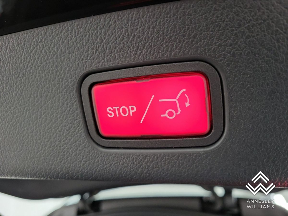 2025 Mercedes-Benz GLC Class - image 27