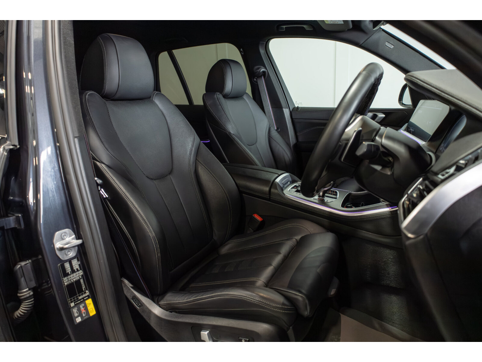 2021 BMW X5 - image 10