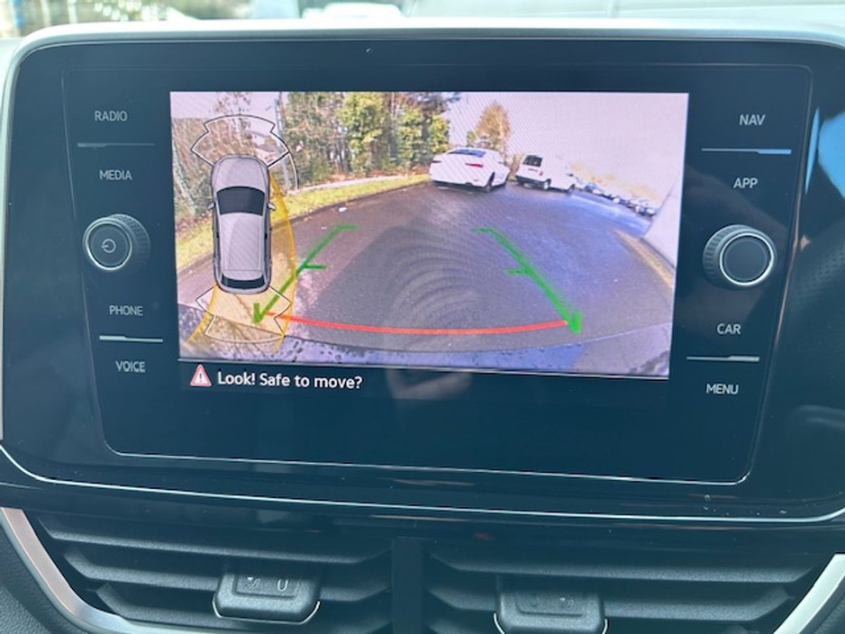 2025 Volkswagen T-Roc - image 20