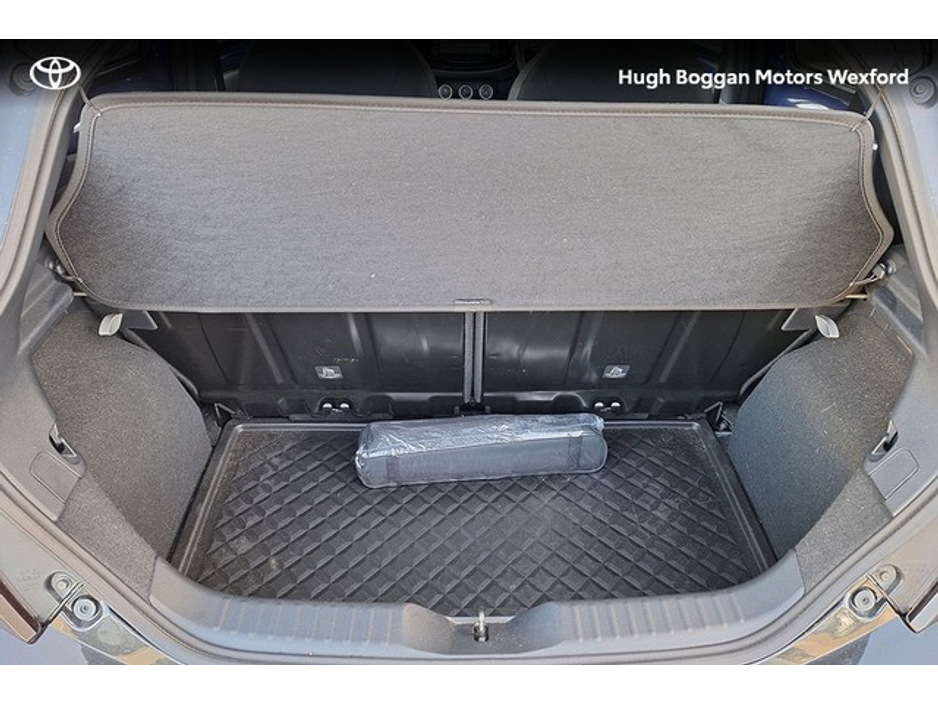 2023 Toyota Aygo - image 10