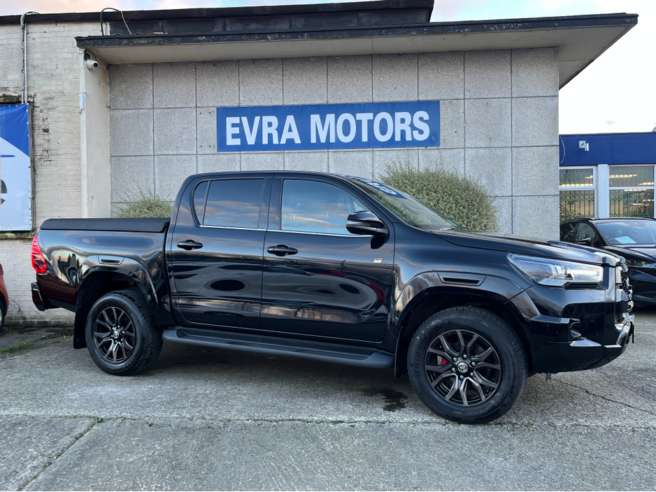 2023 Toyota Hilux GR SPORT AUTOMATIC 2.4 DIESEL //LOW MILES//HIGH SPEC//360 PARKING CAMERAS//KEYLESS ENTRY//ADAPTIVE CRUISE CONTROL//