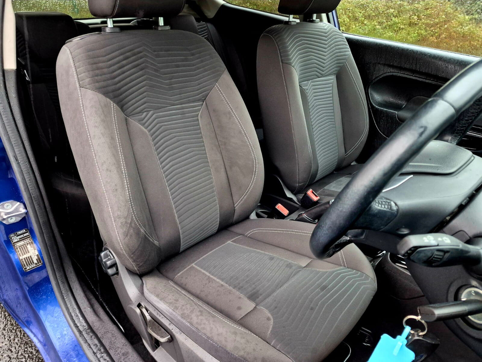 2017 Ford Fiesta - image 12