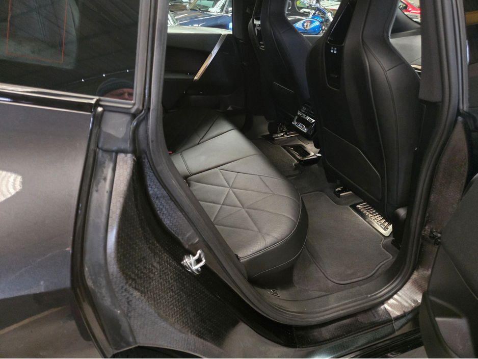 2022 BMW iX - image 15