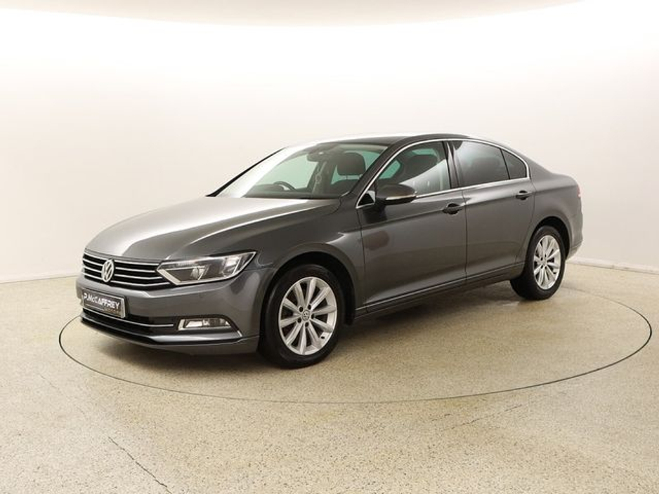 2016 Volkswagen Passat - image 3