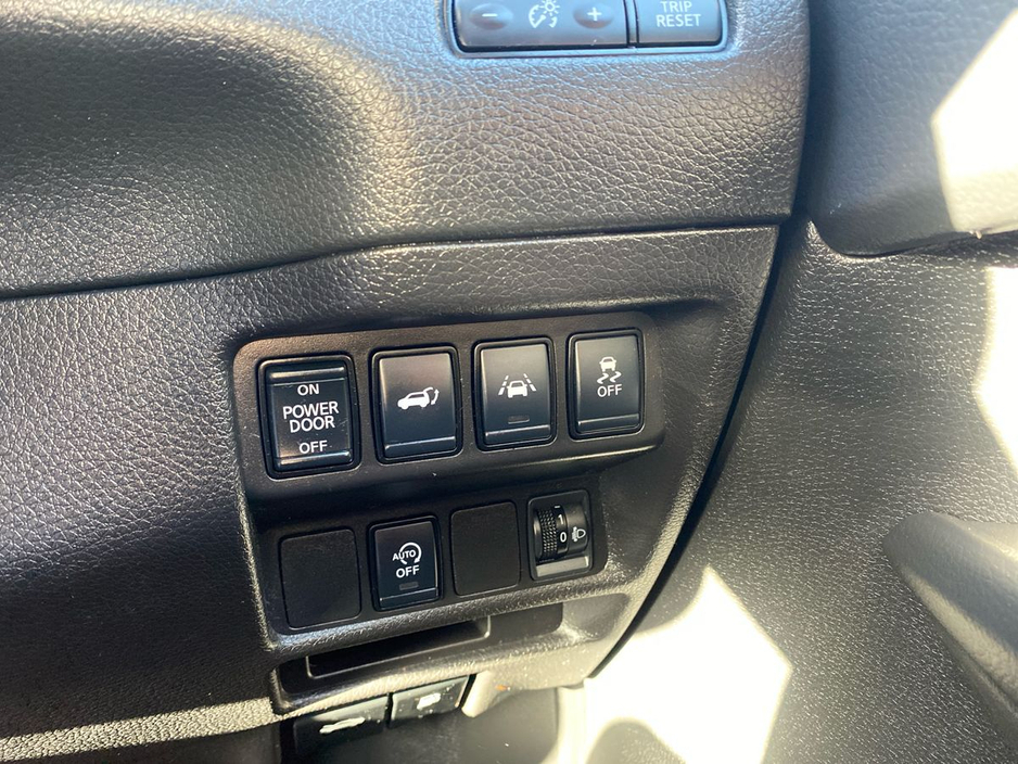 2020 Nissan X-Trail - image 16