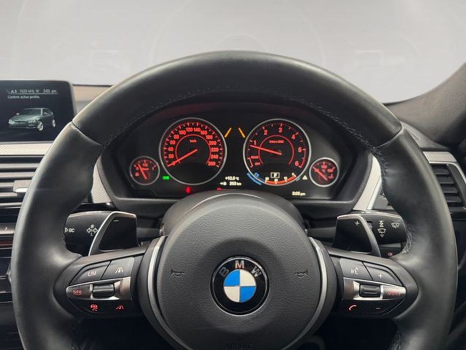 2016 BMW 3 Series - image 13