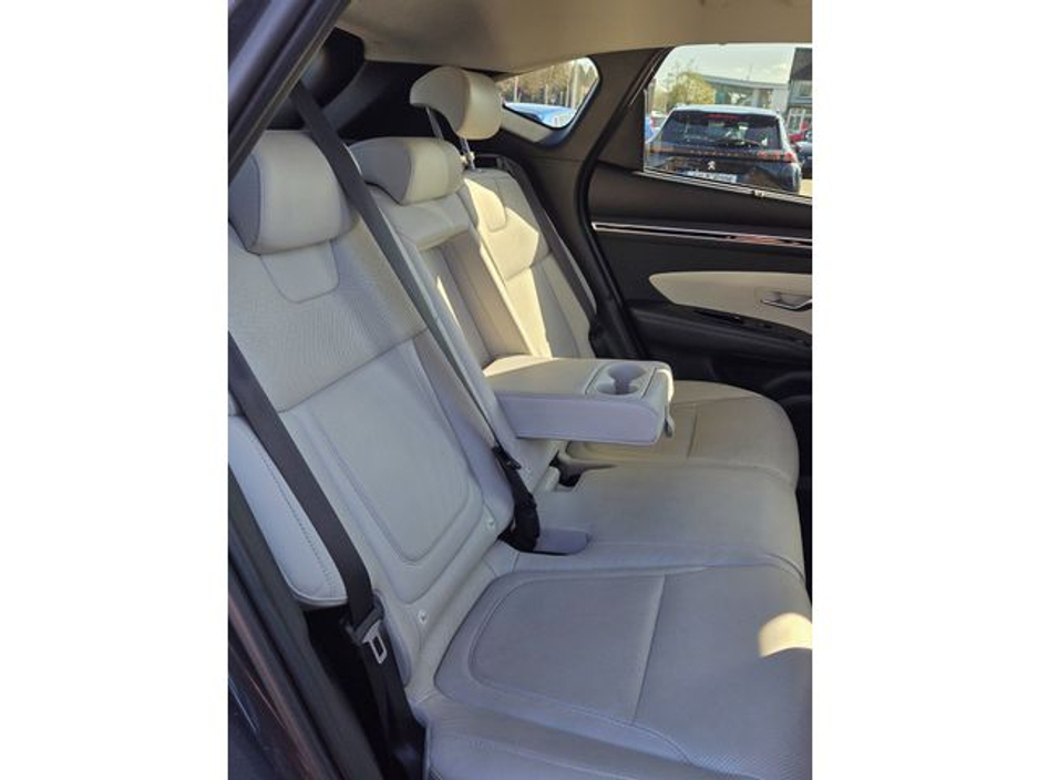 2022 Hyundai Tucson - image 8