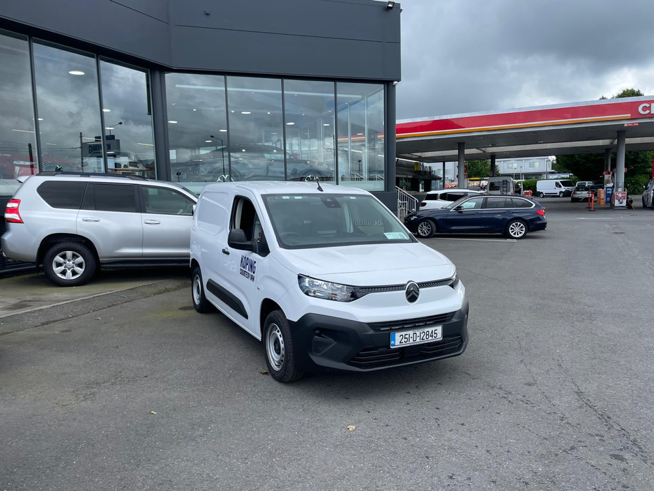 2025 Citroen Berlingo ENTRPRISE BLUE HDI 100 6 SPEED // HIGH SPEC ENTERPRISE MODEL €19,512