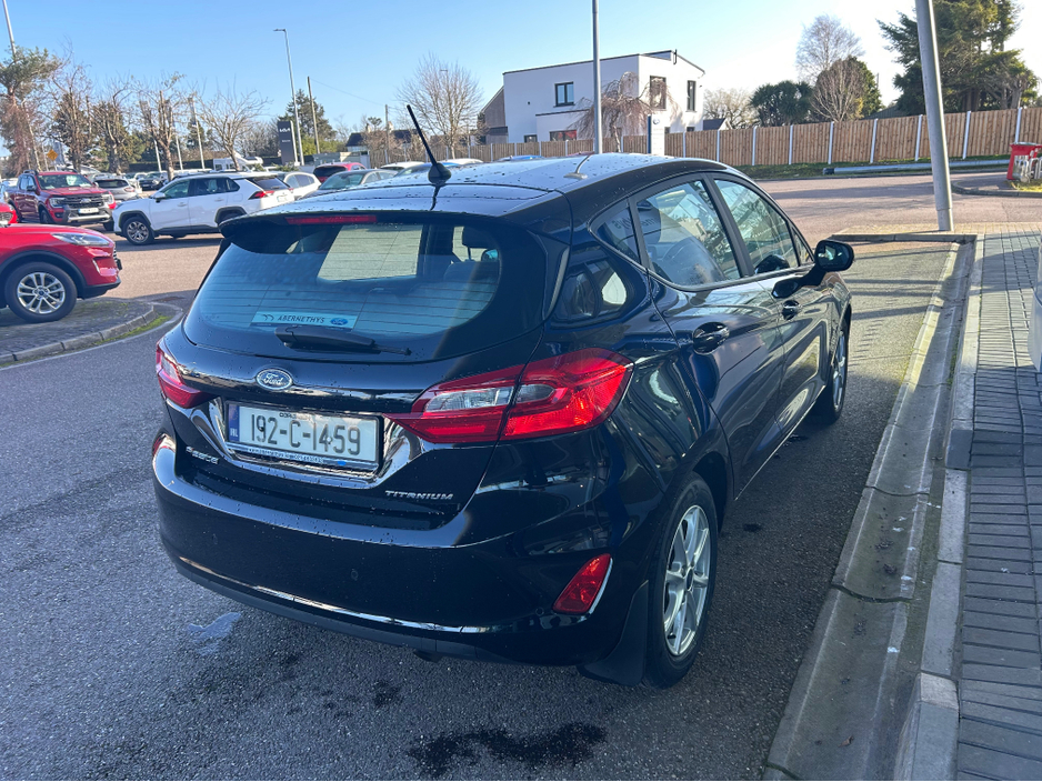 2019 Ford Fiesta - image 9