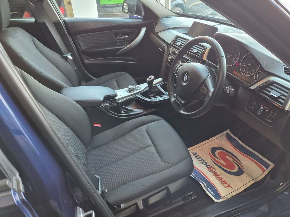 2018 BMW 3 Series - image 5