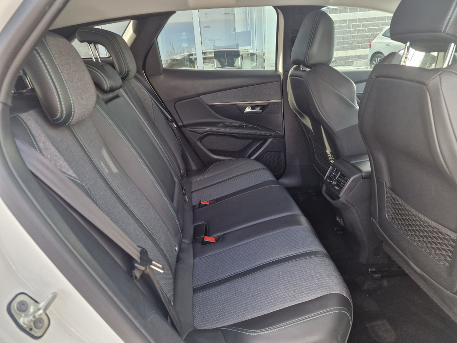2021 Peugeot 3008 - image 19