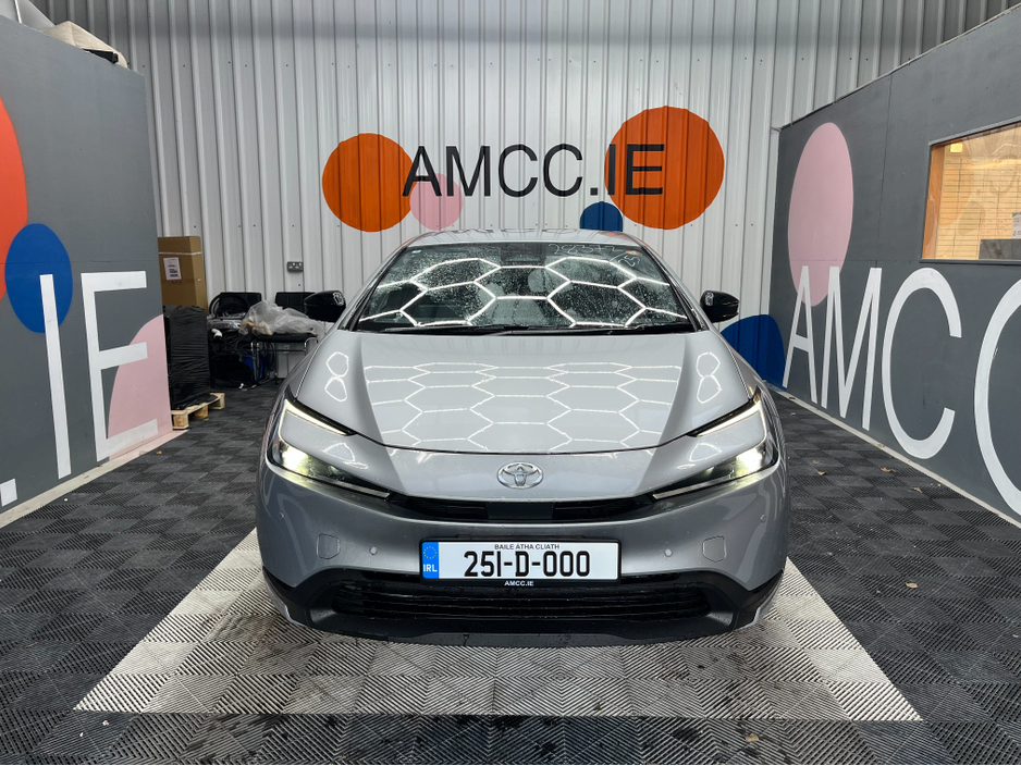 2025 Toyota Prius - image 6