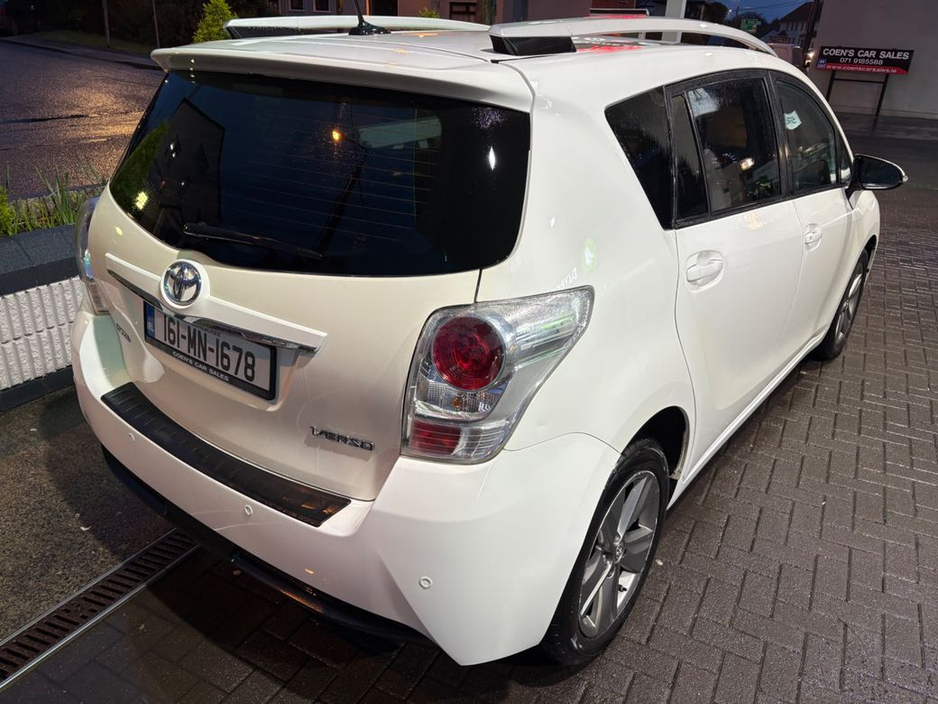 2016 Toyota Verso - image 9