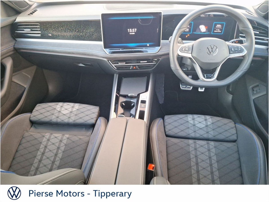 2025 Volkswagen Passat - image 4