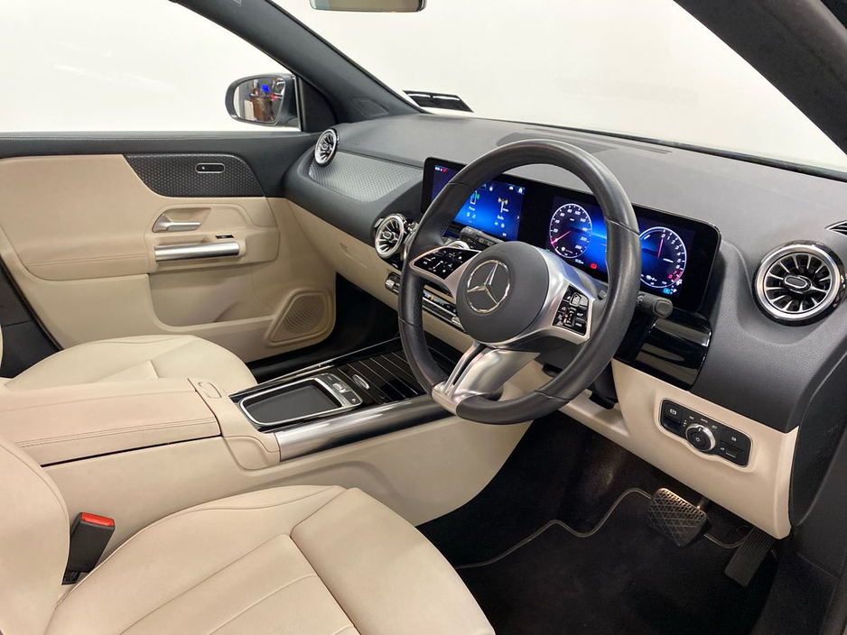 2024 Mercedes-Benz GLA Class - image 9