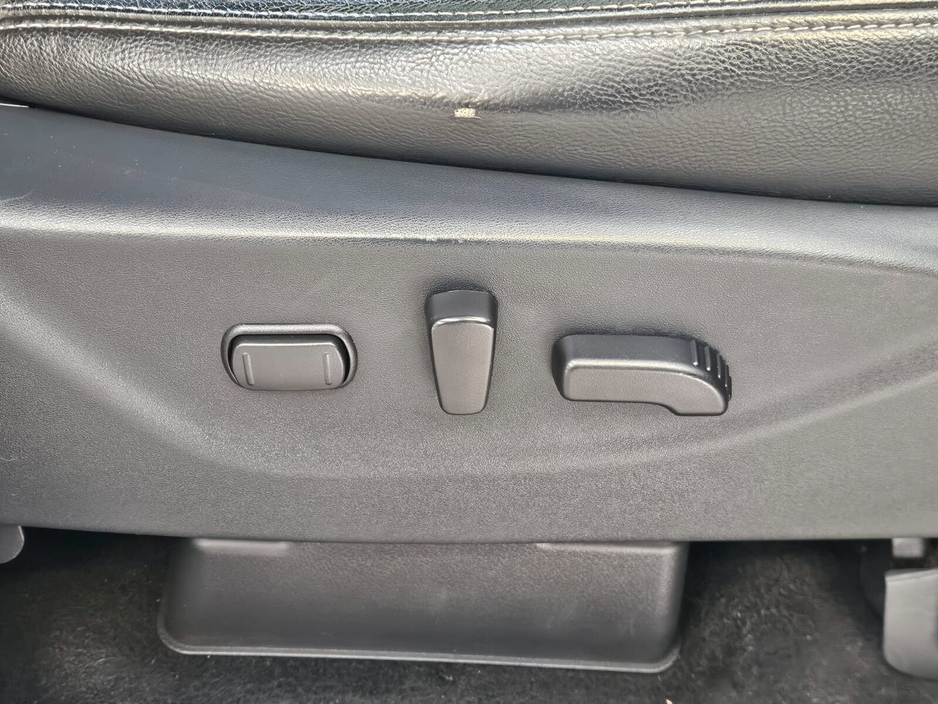 2019 Nissan Navara - image 7