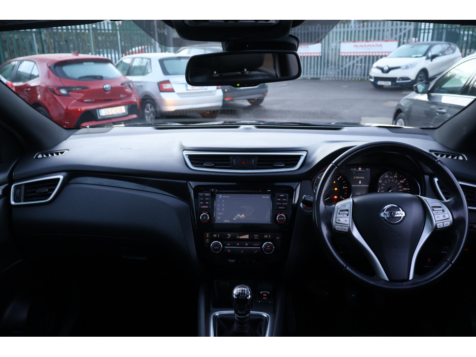 2017 Nissan Qashqai N-VISION 360 Huge Spec New Timing Belt Exceptional Condition! €13,995